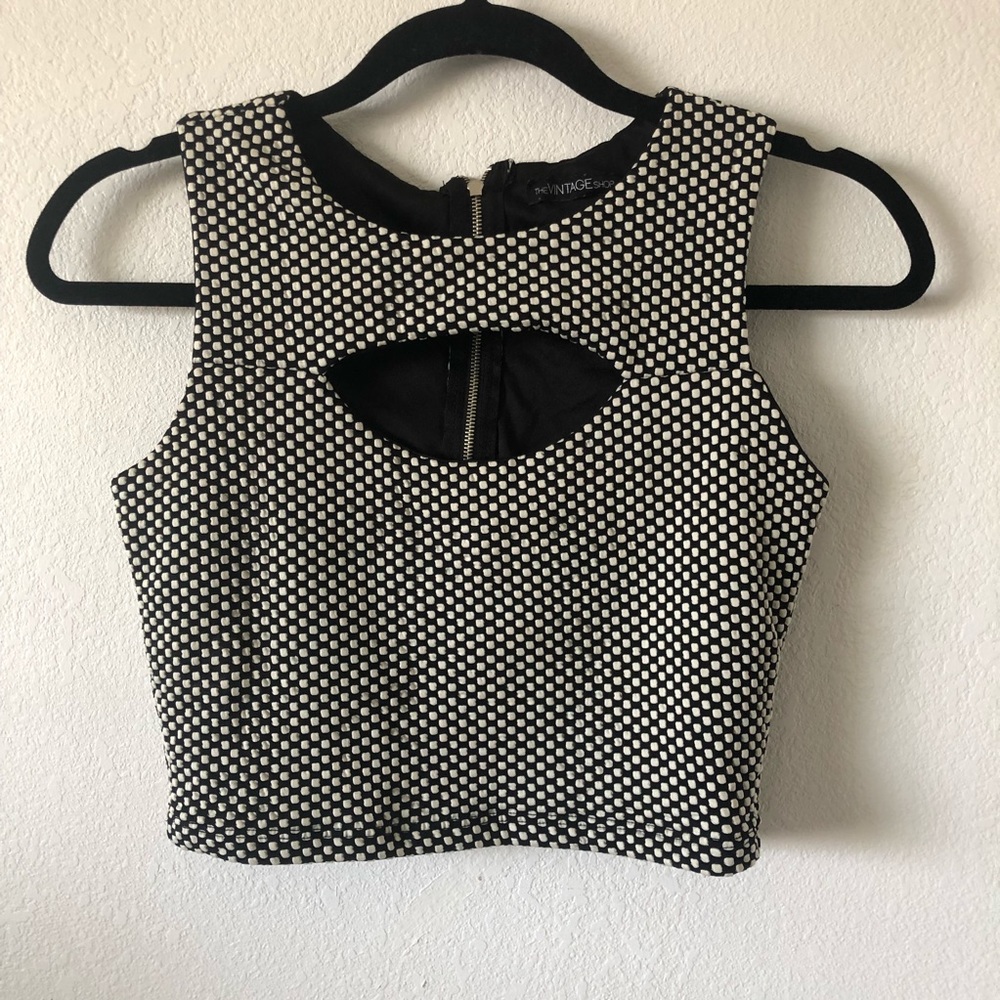 Peek a boo cut out sleeveless Crop Top